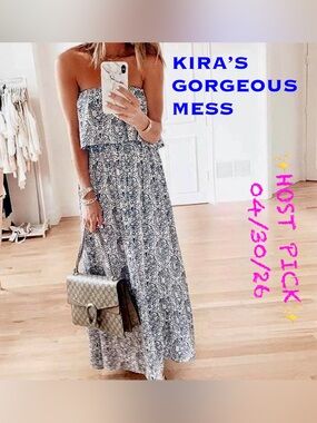 ✨❤️‍🔥HOST PICK❤️‍🔥✨❤️‍🔥BNWT❤️‍🔥Strapless Printed Maxi Dress in Blue